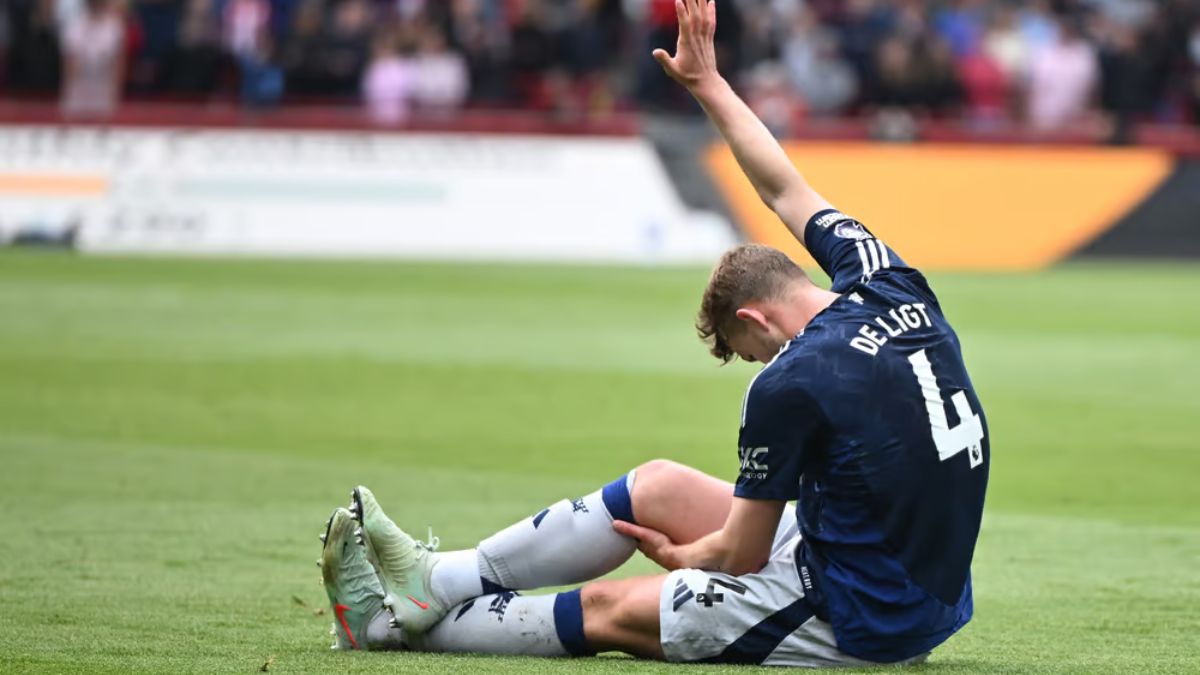 Manchester United and the Back Problem De Ligt Out